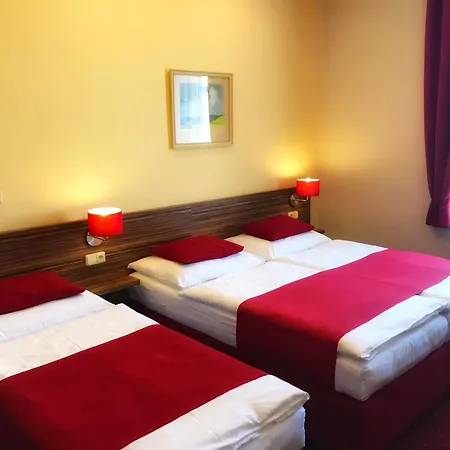 Continental Hotel 3*