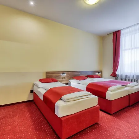 Continental Hotel 3*