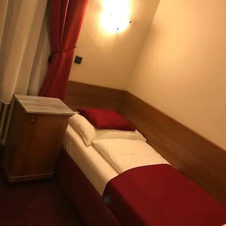Continental Hotel 3*